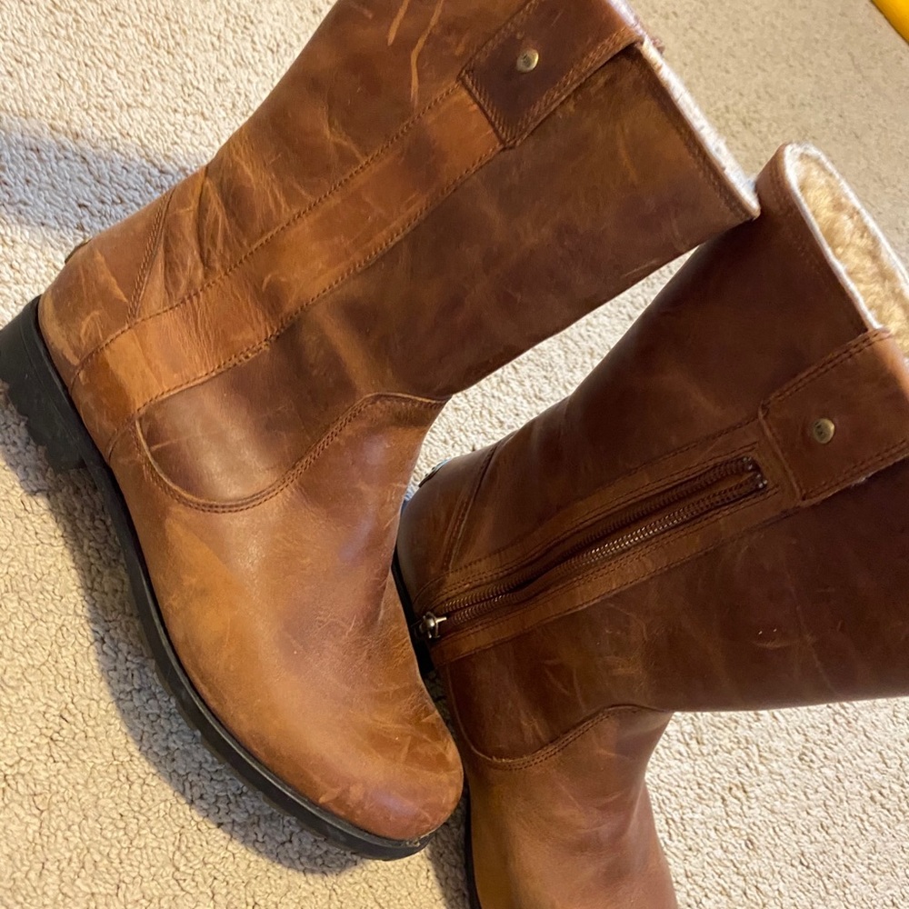 Leather brown uggs - Picture 2 of 5